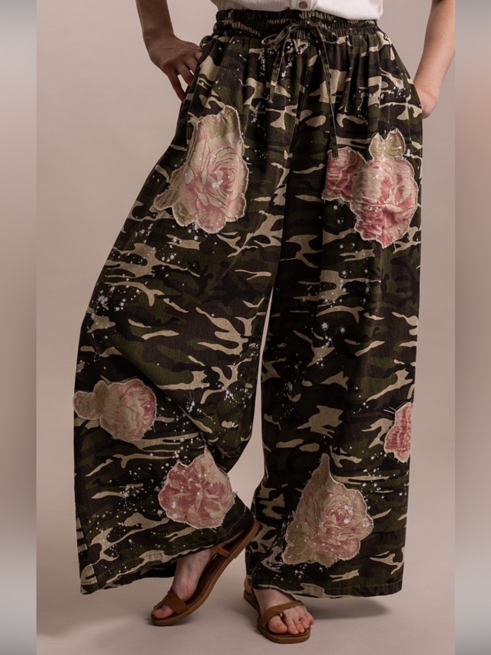 495 ❤️BlueVelvet camo paint splatter floral pants